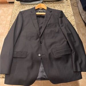 Men’s suit 42R
